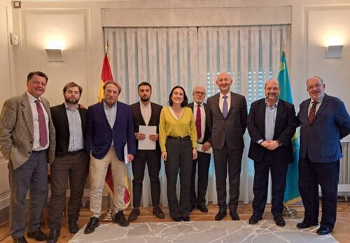 El Embajador de Kazajstán se reúne con periodistas españoles