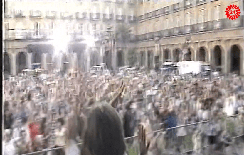 Recordando la concentración de bailadores en la Plaza Nueva de Bilbao en el hermanamiento cultural con Santiago de Cuba Recordando la concentración de bailadores en la Plaza Nueva de Bilbao en el hermanamiento cultural con Santiago de Cuba