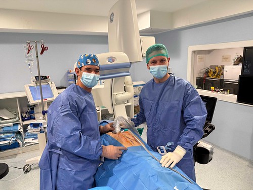 La crioanalgesia bloquea la función de los nervios intercostales y con ello el dolor postoperatorio en cirugía pediátrica