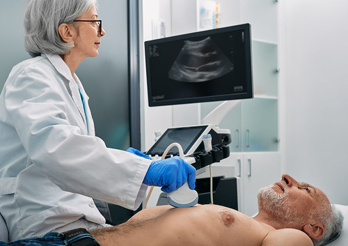 Las enfermedades cardiovasculares siguen siendo la primera causa de muerte, a pesar de que la mayoría de los casos podrían evitarse Las enfermedades cardiovasculares siguen siendo la primera causa de muerte, a pesar de que la mayoría de los casos podrían evitarse