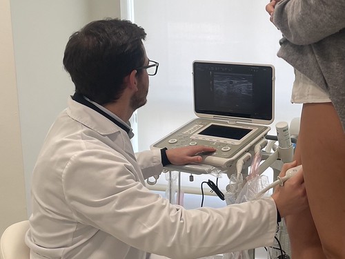 Medidas de higiene venosa como una buena hidratación, el ejercicio físico y bajar de peso ayudan a controlar la sintomatología de las varices Medidas de higiene venosa como una buena hidratación, el ejercicio físico y bajar de peso ayudan a controlar la sintomatología de las varices