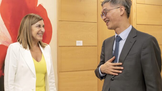 Cantabria busca atraer inversión china con el Puerto de Santander y La Pasiega